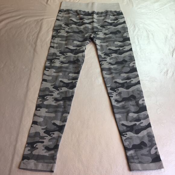 Xersion Lounge Camo Leggings Gray Large - Picture 3 of 11